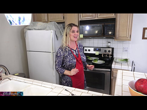 ❤️ Stepmom u munghje in cucina prima di a so data Porno à porn co.xxxdesichudai.ru ️❤