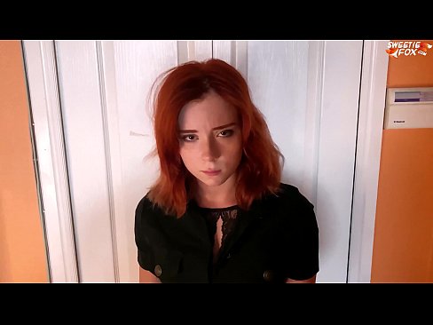 ❤️ A Guardia di Sicurezza hà punitu una bella donna per un tacchettu - Cum in bocca Porno à porn co.xxxdesichudai.ru ️❤