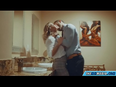 ❤️ Quandu una bionda tettona ti seduce in un bagnu publicu Porno à porn co.xxxdesichudai.ru ️❤